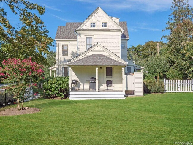 Building Photo - 51 Quogue St
