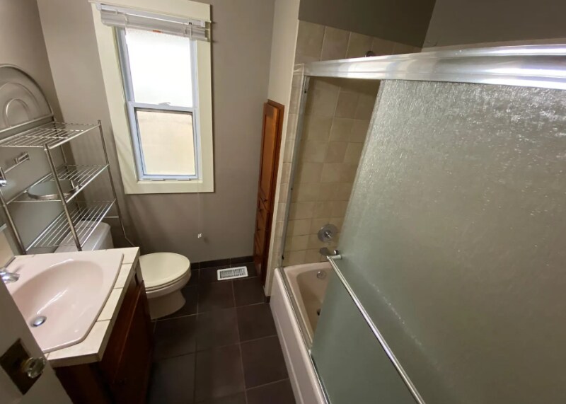 Building Photo - 3216 N Stevens St