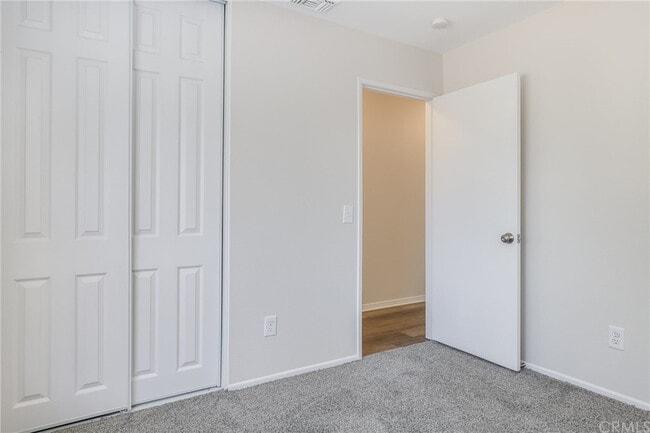 Building Photo - 142 Ferndale Ct
