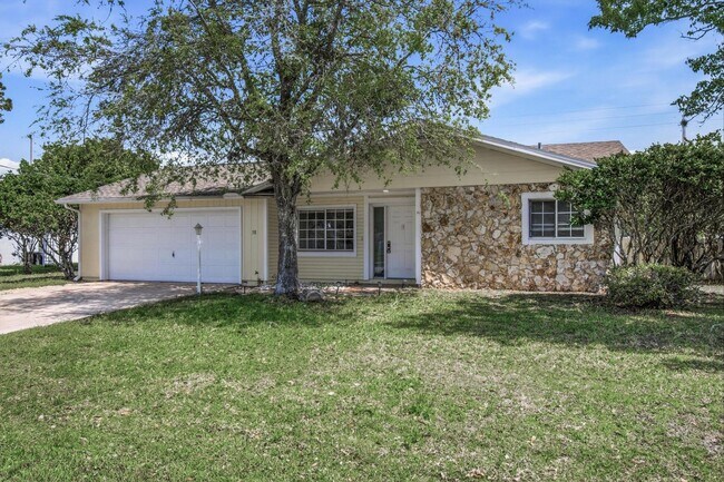 Building Photo - Amazing Pool Home!