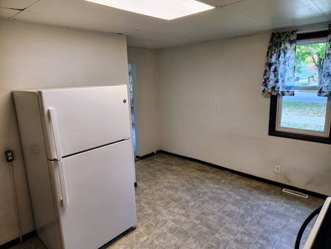 Building Photo - 1621 Willis Ave