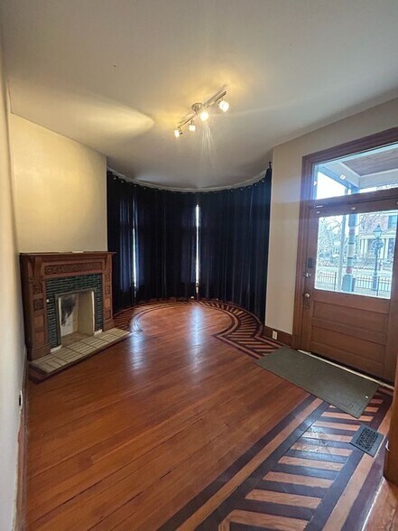 Building Photo - 644 Dayton St