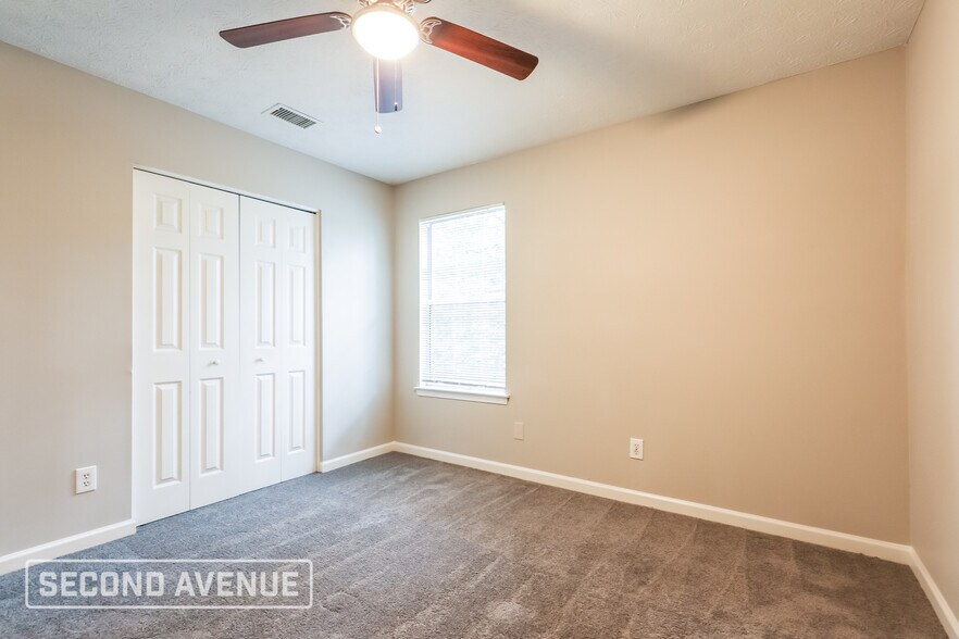 Building Photo - 174 Deerfield Dr