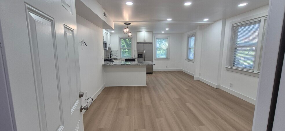 Building Photo - 5575 Ogontz Ave