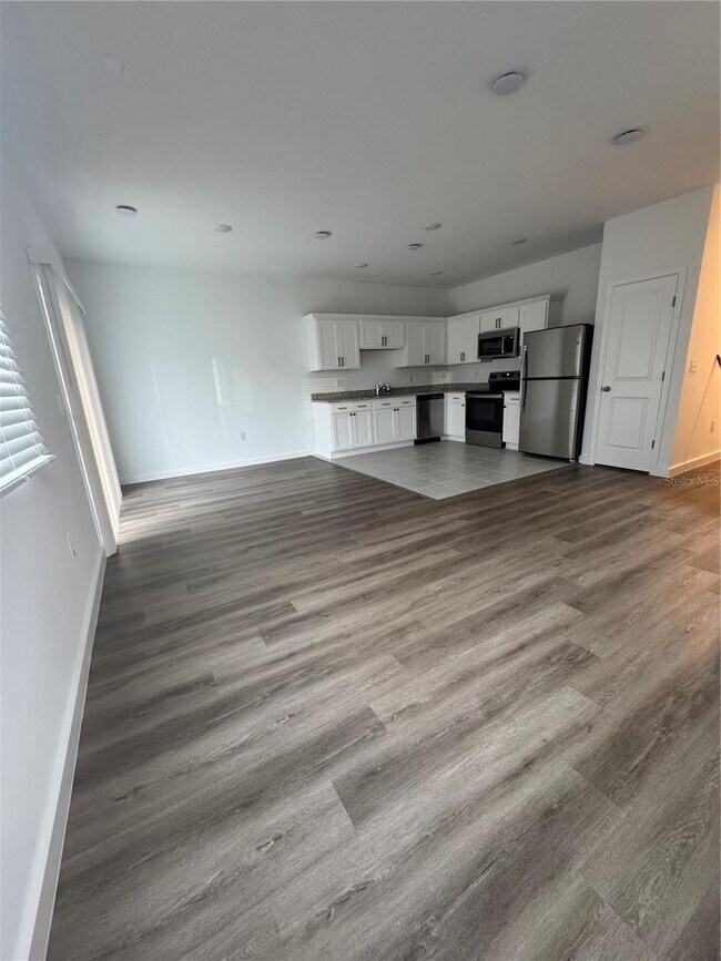 Building Photo - 3406 Vesara Dr