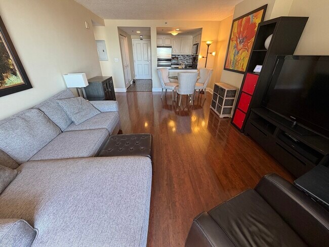 Building Photo - 10 Museum Way