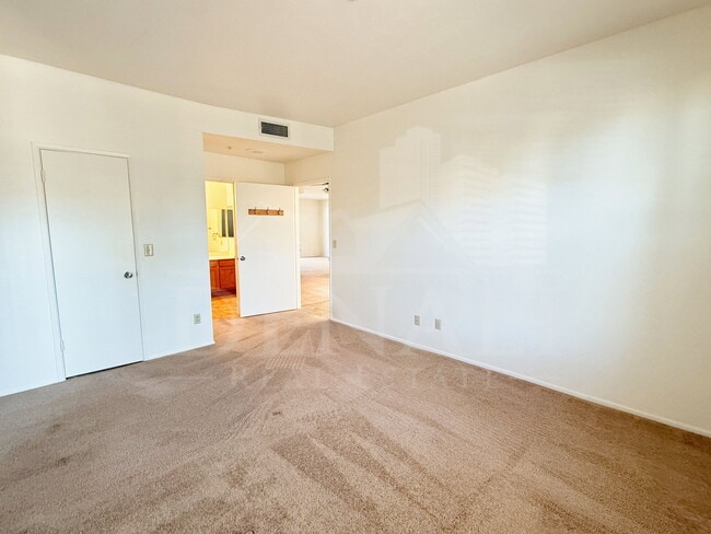 Building Photo - 11766 E Becker Ln