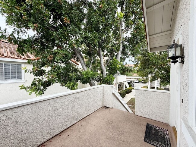 Building Photo - 76 Gavilan