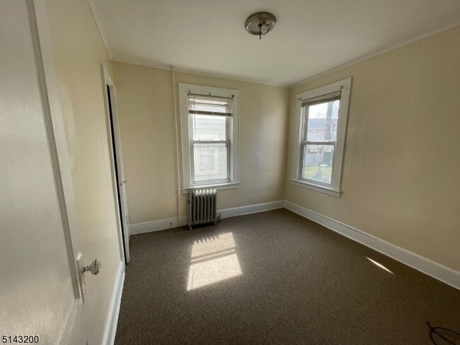 Building Photo - 19 Meadowbrook Pl