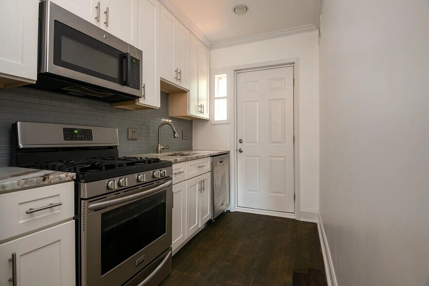 Building Photo - 1821 Providence St NE