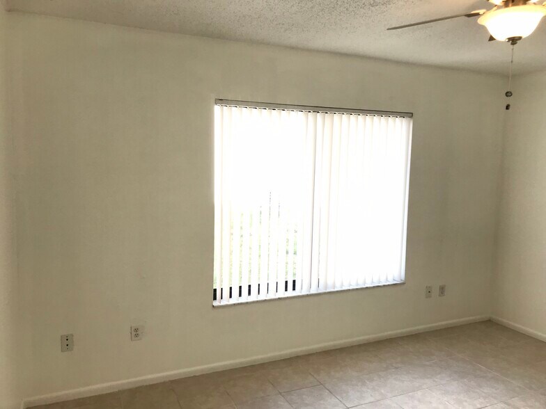 Building Photo - 12230 Fox Hound Ln