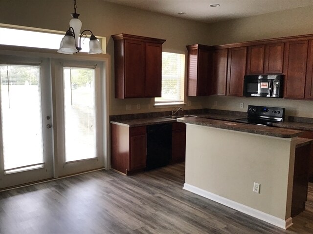 Building Photo - 508 N Tree Garden Dr