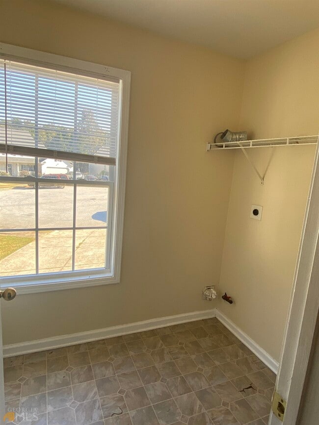 Building Photo - 5120 Roxton Ln