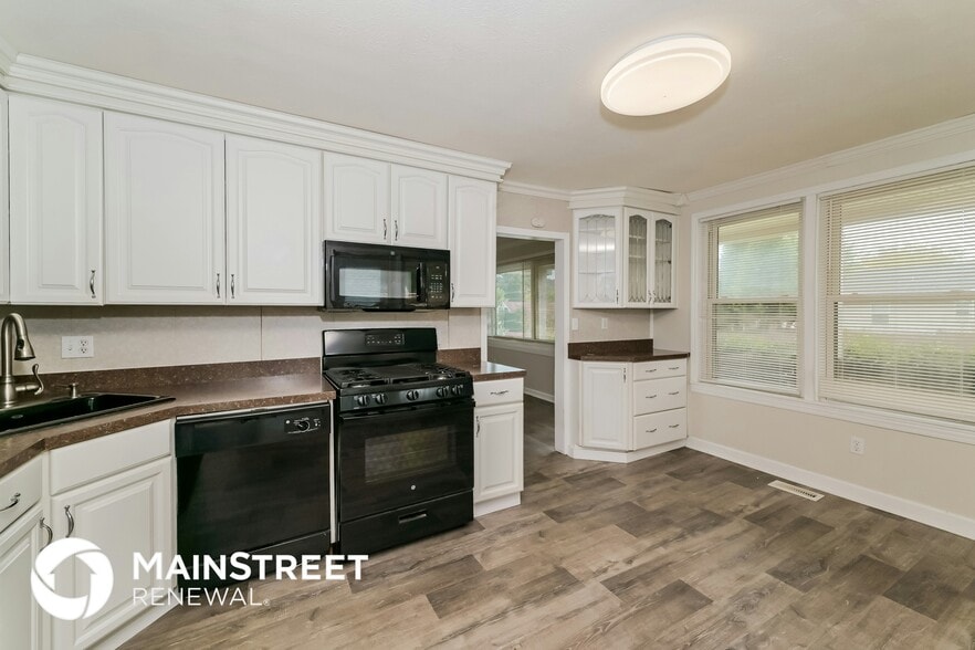 Building Photo - 127 S Fowler Cir