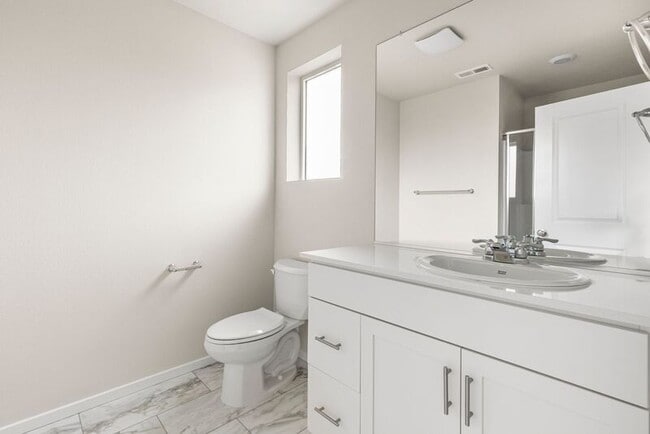 Building Photo - 3422 SW Hartley Ave