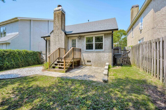 Building Photo - 1054 Hickman Rd
