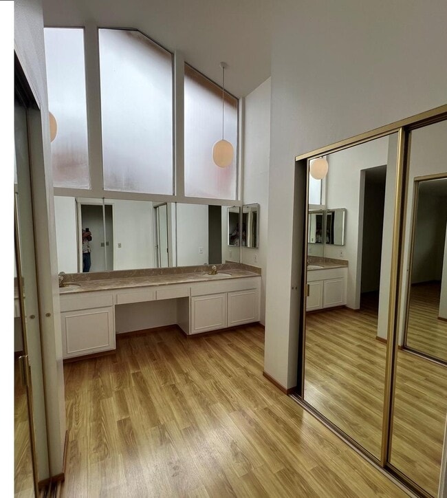 Building Photo - Elegant Executive Home Westborough SSF  5 ...