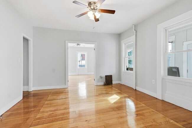 Building Photo - 116 Coburn St