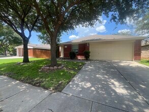 Building Photo - Remodeled & updated! 4/2/2