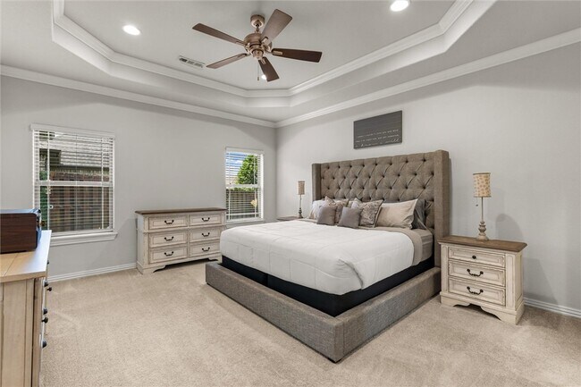 Building Photo - 5819 W Cane Hill Dr