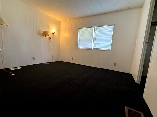 Building Photo - 3221 SE 39th Ave