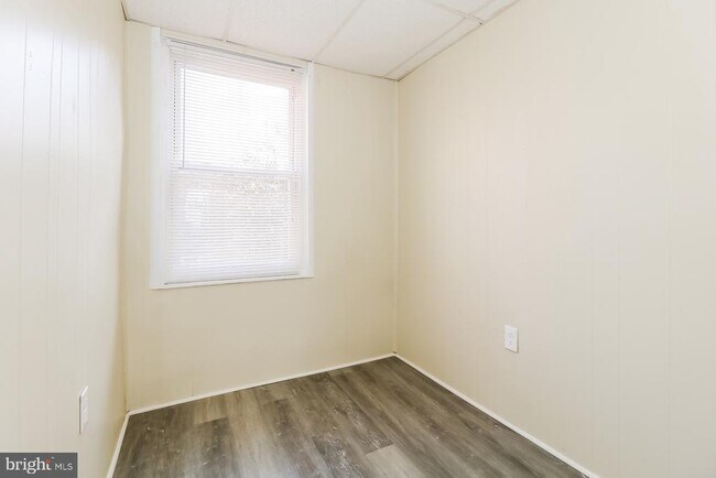 Building Photo - 2503 Hobson St