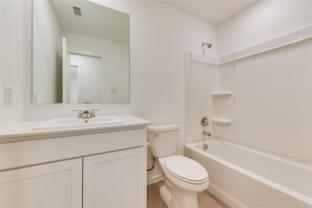 Building Photo - 1032 Sugarberry St