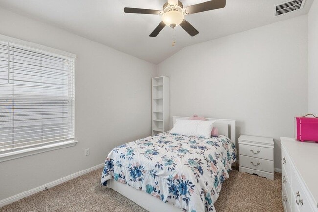 Building Photo - 225 El Capitan Lp