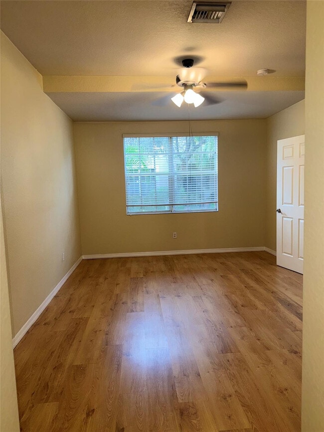 Building Photo - 9073 Plymouth Pl