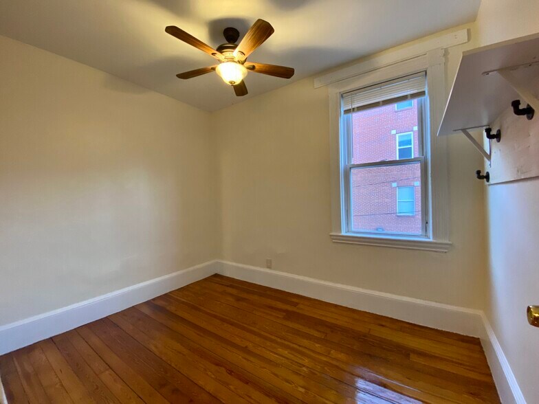 Building Photo - 257 Beacon St