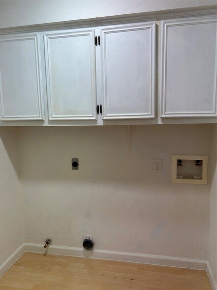 Building Photo - 30443 Arborg Dr
