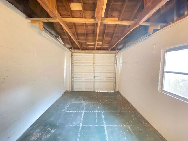 Building Photo - 311 Altaloma Ave