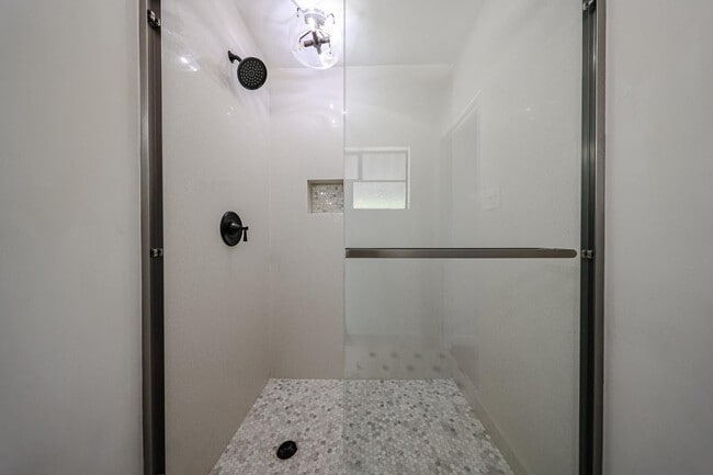 Building Photo - 2816 N 33rd Pl