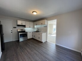 Building Photo - 4359 Lake Ave