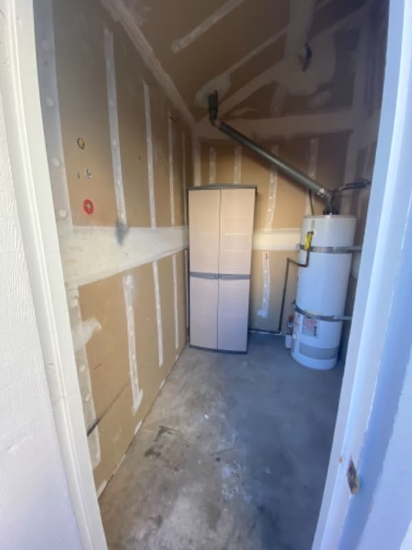 Building Photo - 8929 Arlingdale Way