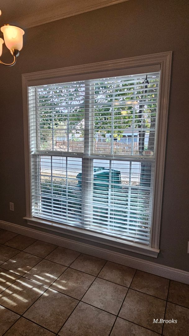 Building Photo - Beautiful 3/2 located in Valdosta