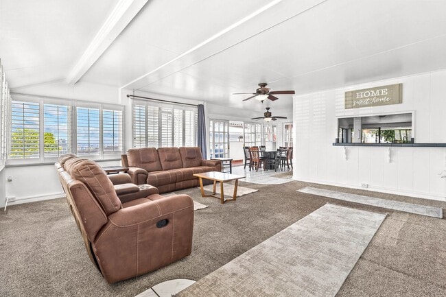 Building Photo - Charming 2BR/1BA Home with Stunning Ocean ...