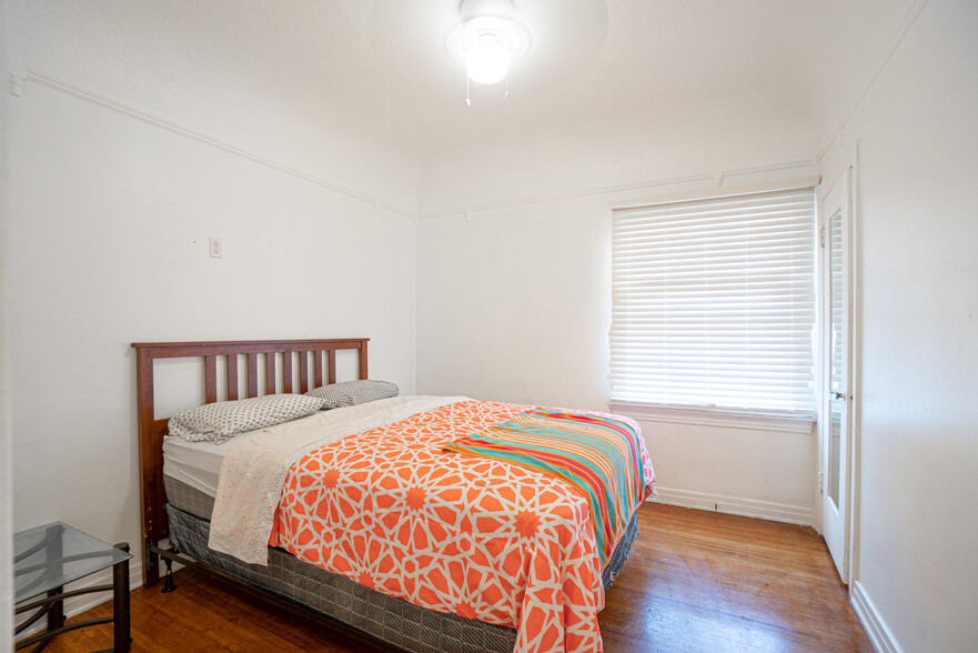 Building Photo - 358 Orange Ave