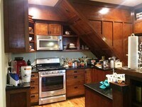 Building Photo - Varsity Management