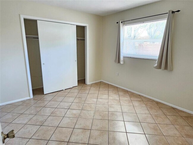 Building Photo - 105 Base Ave E