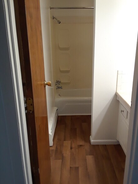 Building Photo - 205 E Watson St