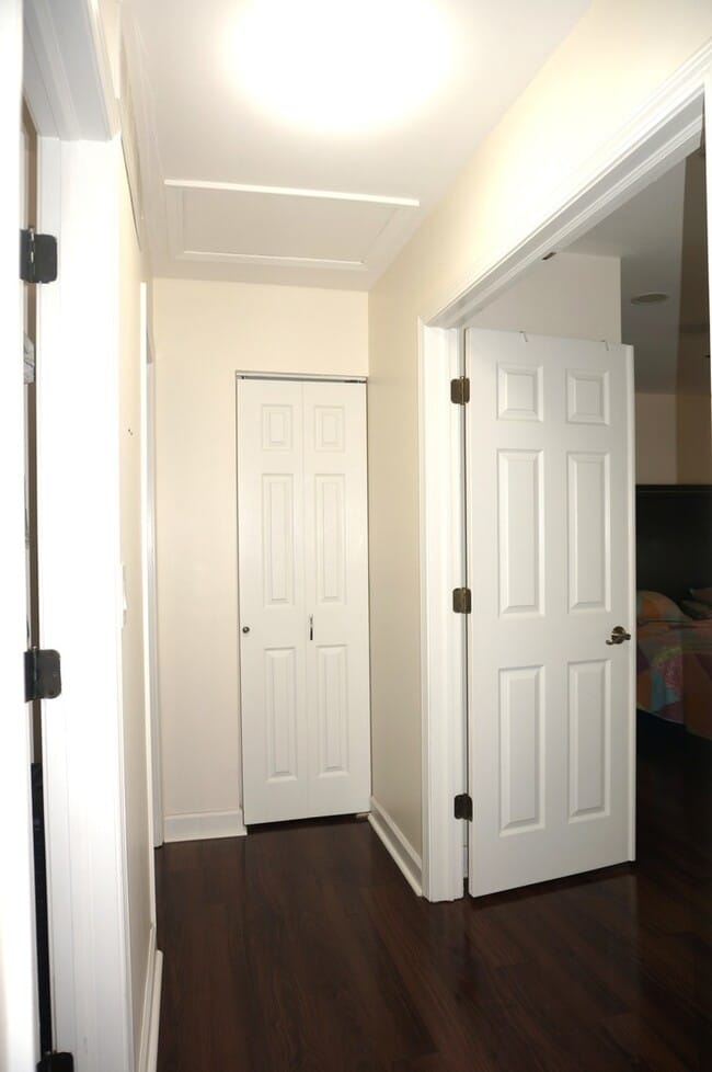 Building Photo - 1851 Longboat Dr