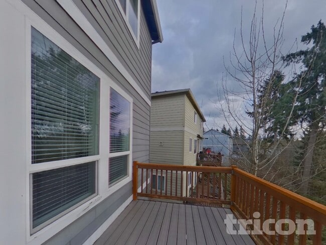 Building Photo - 2525 W 10th St