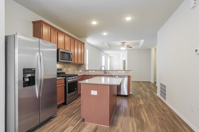 Building Photo - 14715 Sierra Garden Dr