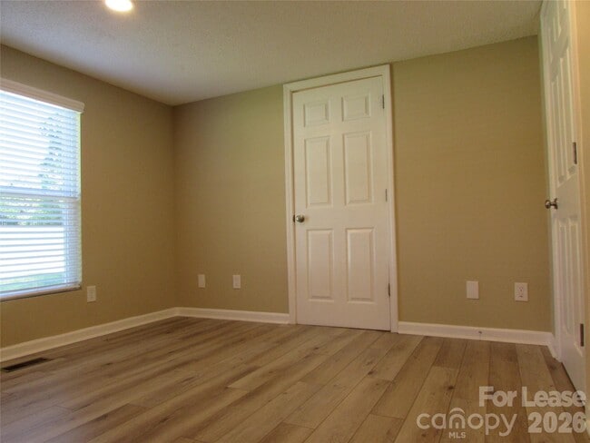 Building Photo - 182 Dry Dock Loop