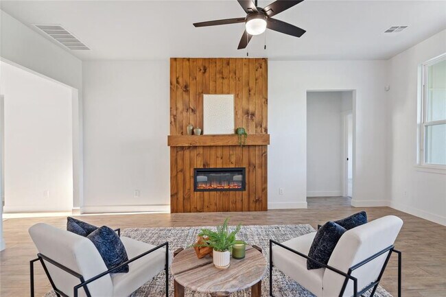 Building Photo - Brand New Home