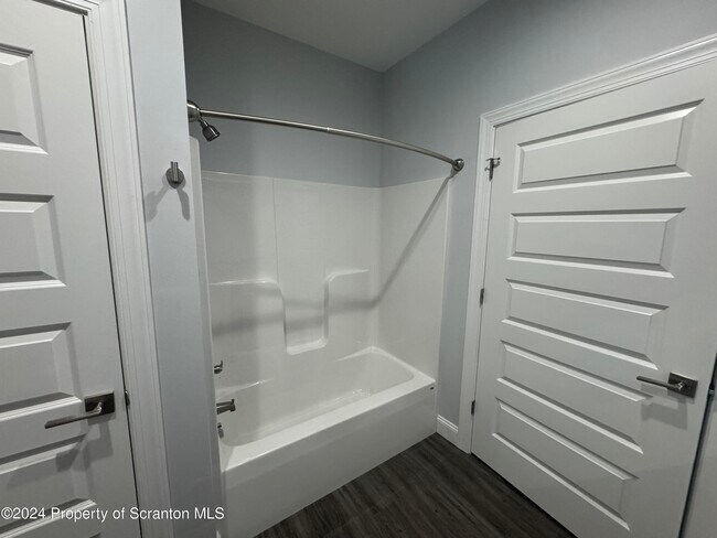 Building Photo - 397 cicrle drive