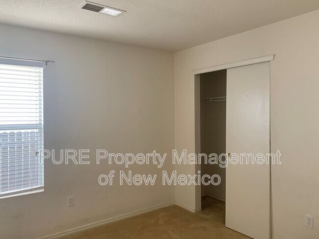 Building Photo - 915 Blackbird Dr SW