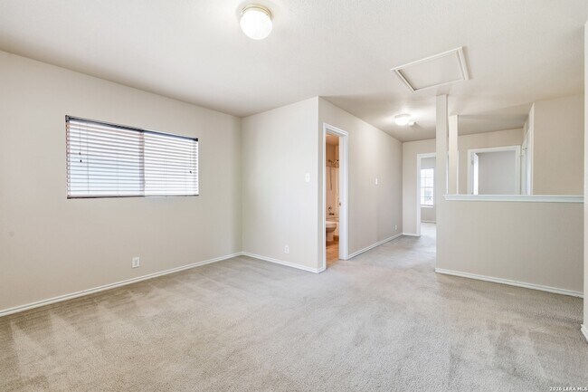 Building Photo - 210 Birchwood Bay