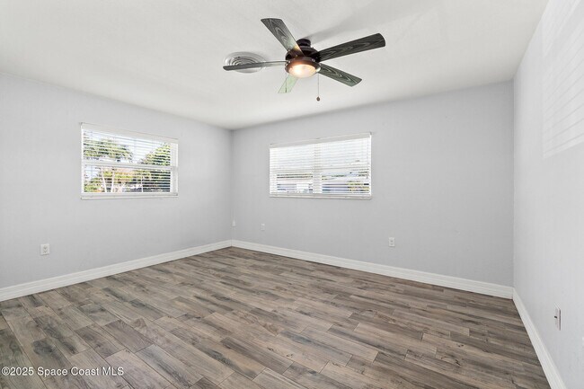 Building Photo - 346 Cyprus Dr